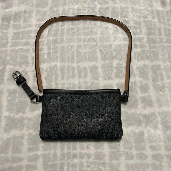 MICHAEL Michael Kors | Accessories | Nwot Michael Kors Fanny  display picture 1